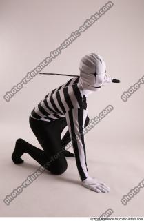 16 2019 01 JIRKA KNEELING POSE WITH KATANA